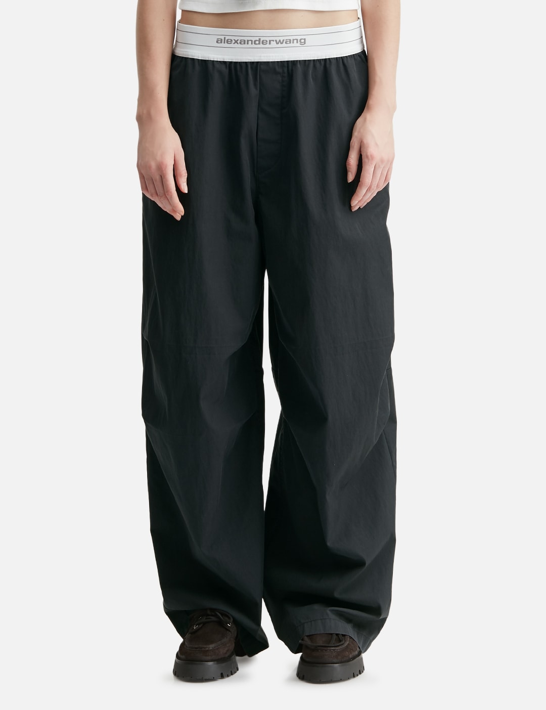 Mid-Rise Pleated Wide-Leg Pant With Logo Elastic Waist view 11