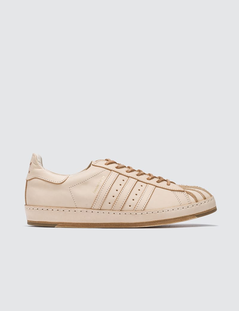 hender scheme adidas superstar