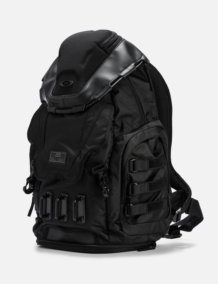 Oakley Logo-patch Zip-up Backpack In Black