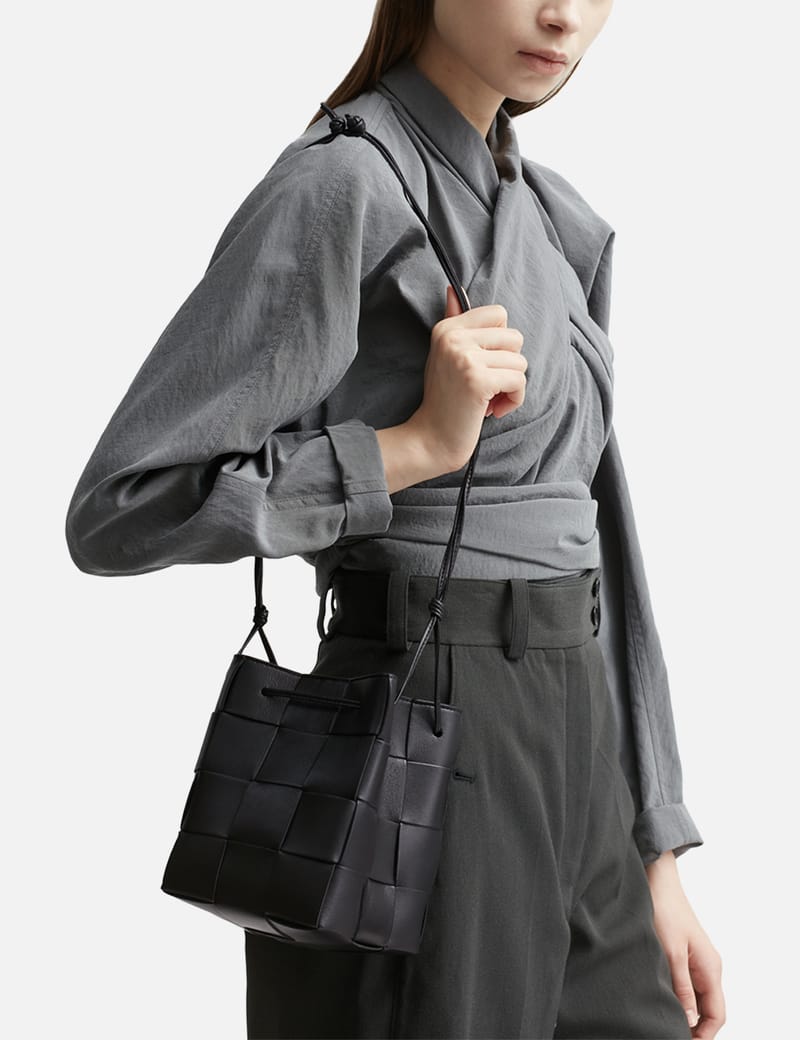 通販限定モデル Bottega Veneta スモールカセット バケットバッグ 