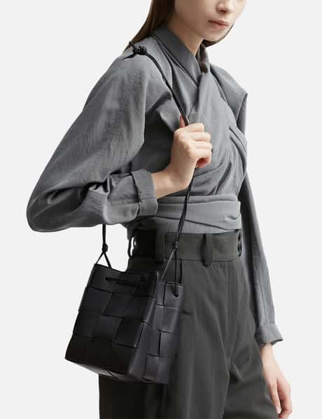 ボッテガヴェネタ スモール カセット クロスボディバケットバッグ  