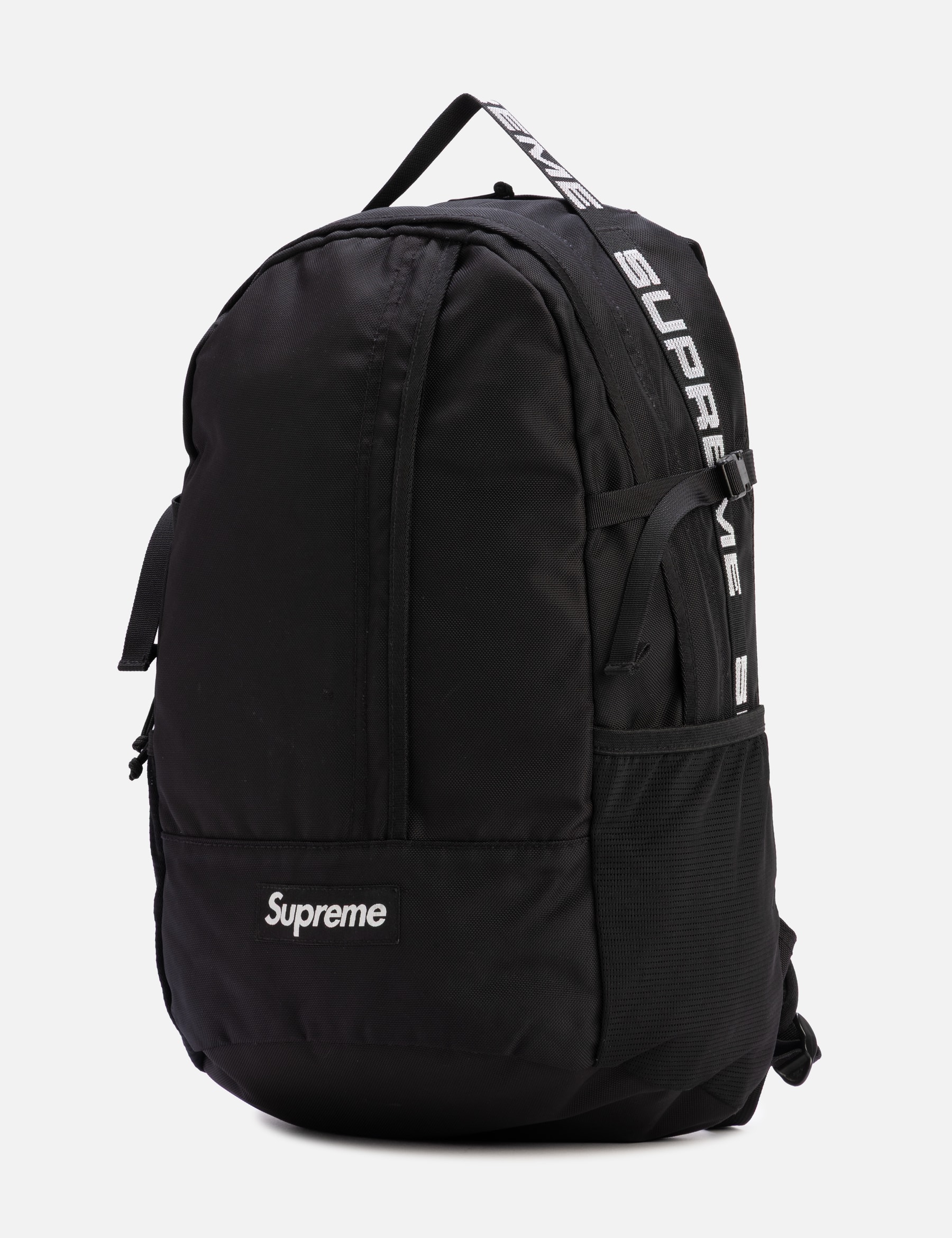Backpack view 19