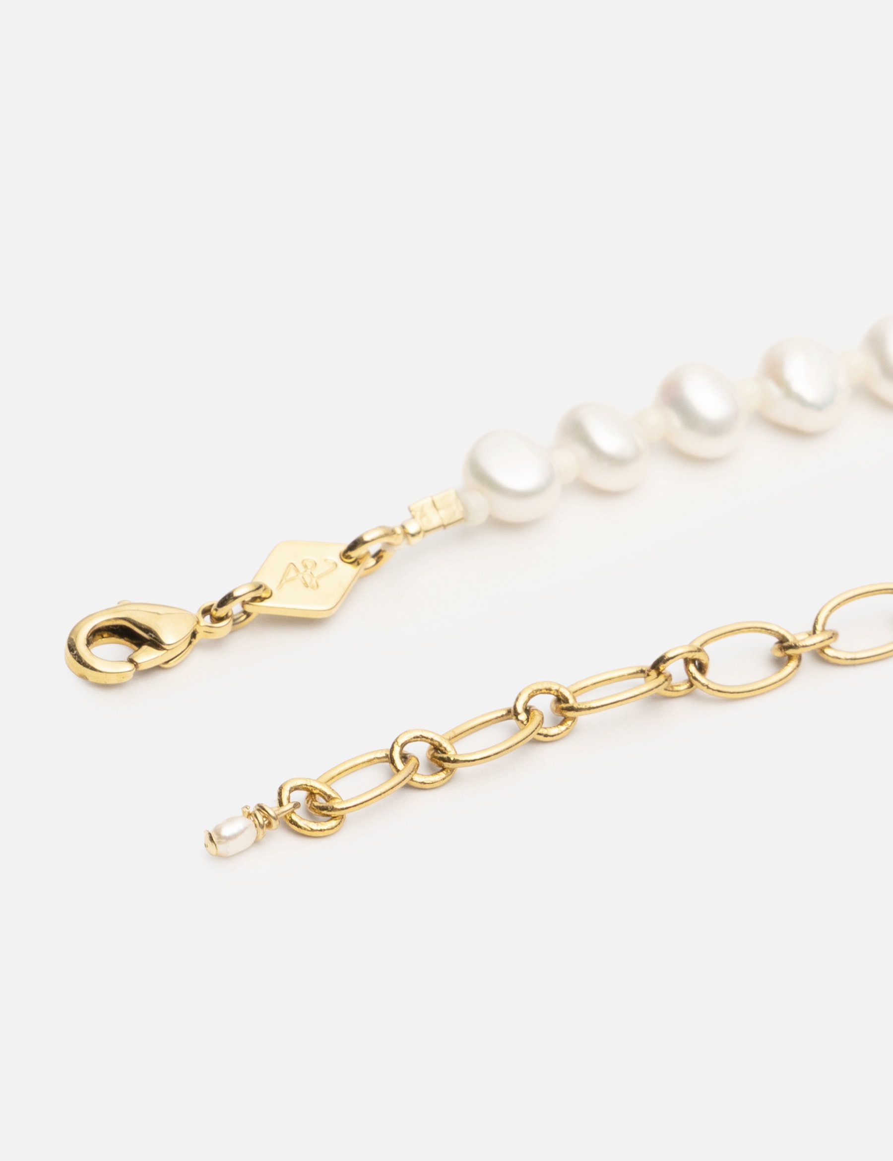 Stellar Pearly Bracelet view 11