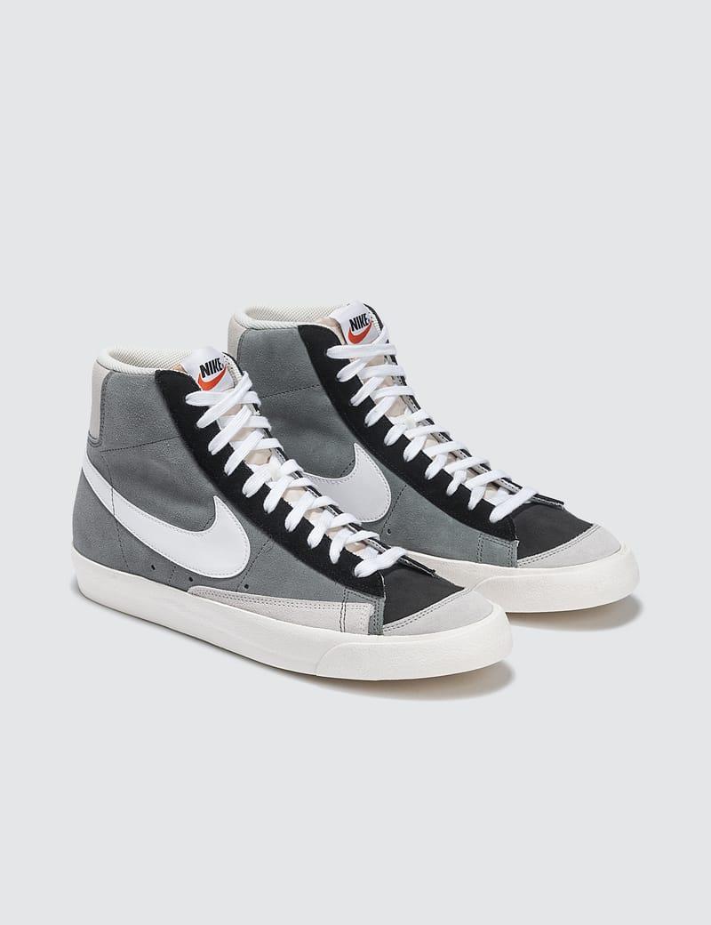 【ナイキ ブレザー ミッド 26cm】 NIKE BLAZER MID グレー ホワイト ブラック 灰 白 黒 スエード USED メンズ スニーカー US8 Men\u0027s Nike Blazer Mid \u002777 EMB White⁄Smoke Grey-Black-White (DV7194