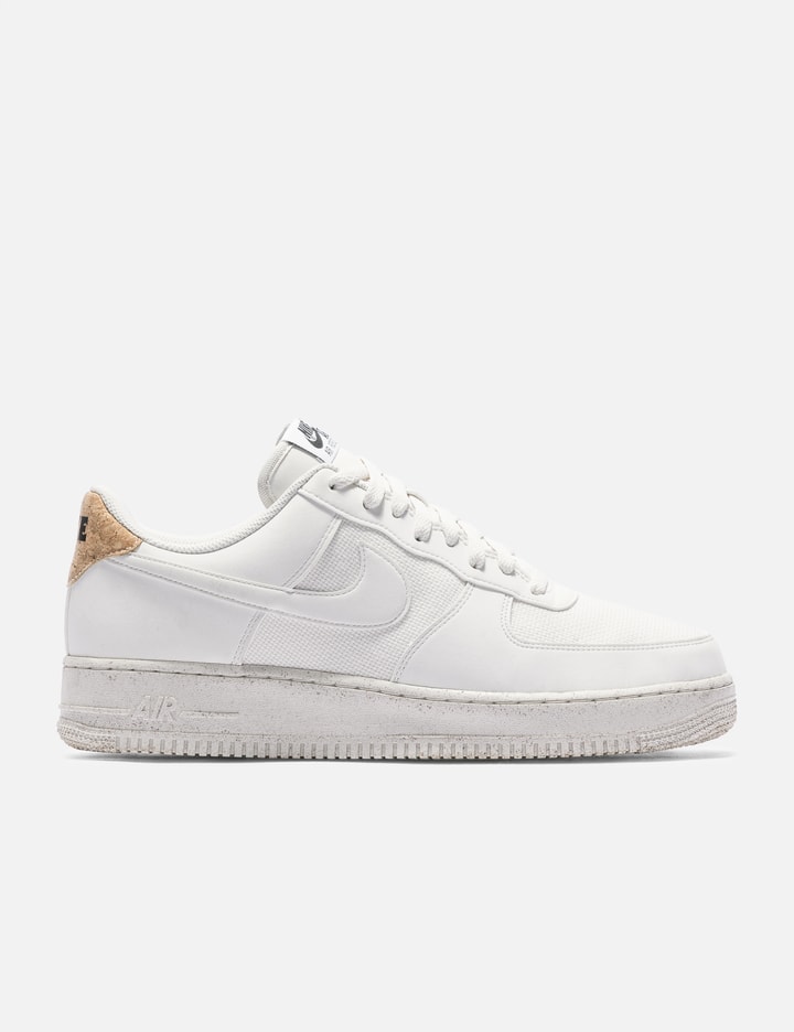 Nike Air Force 1 07 LV8