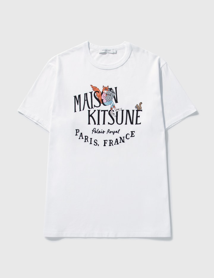 Maison Kitsuné x Olympia Le-Tan 팔레 로얄 뉴스 클래식 티셔츠 Placeholder Image
