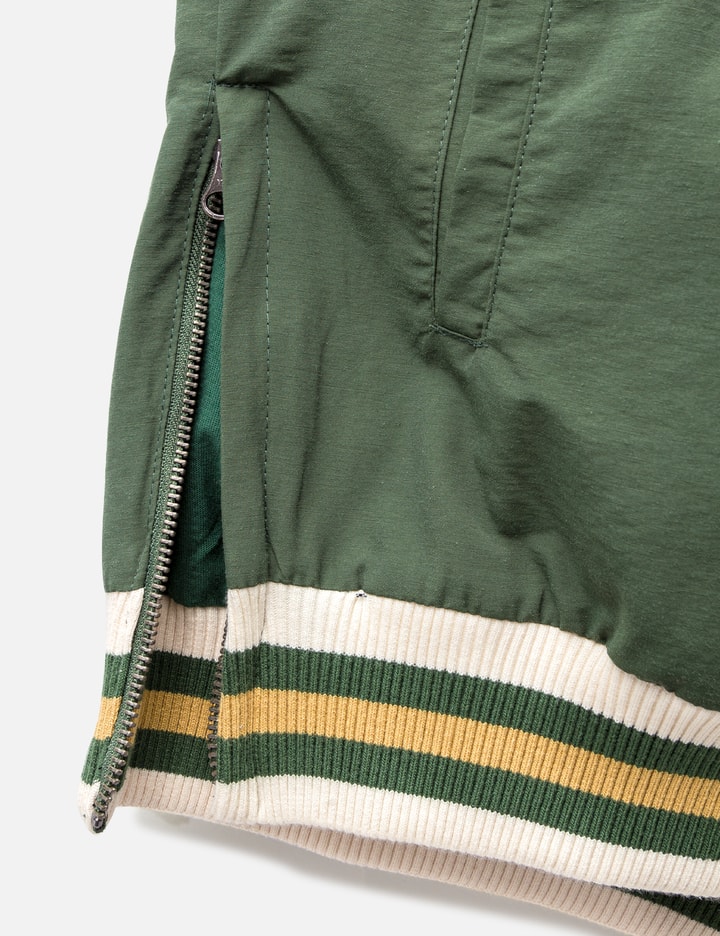 바시티 나일론 풀오버 Placeholder Image