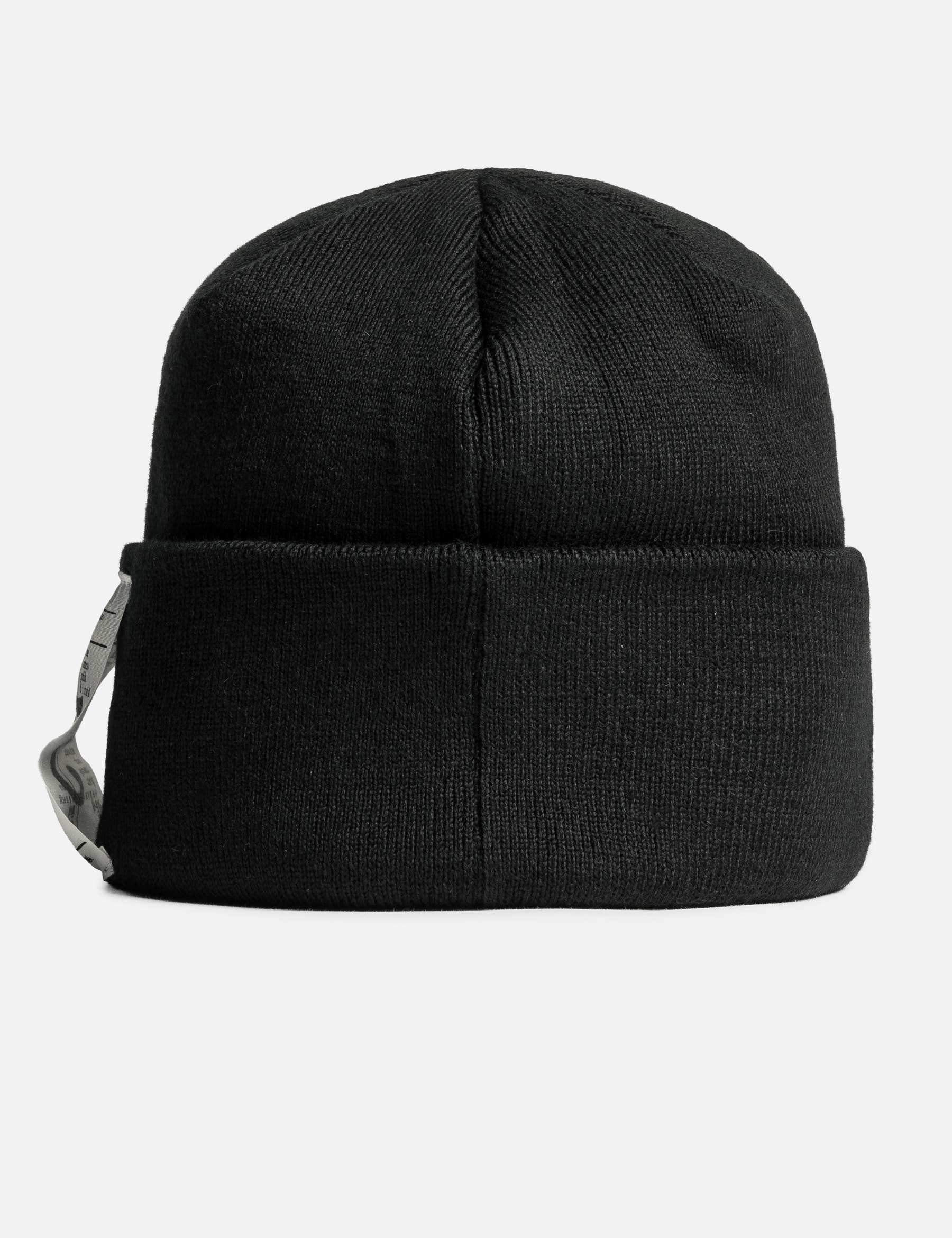 BW Beanie view 12