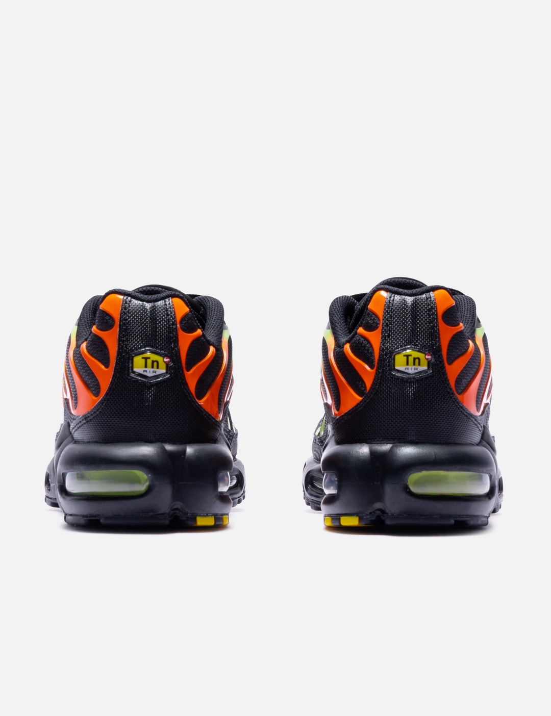 Air Max Plus view 10