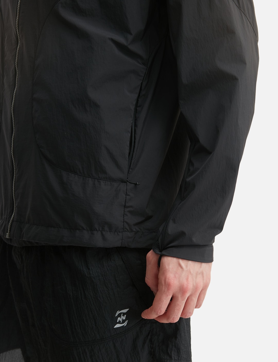 NīNEpointNīNE X Li-Ning Light Tracking Laser Windbreaker view 18