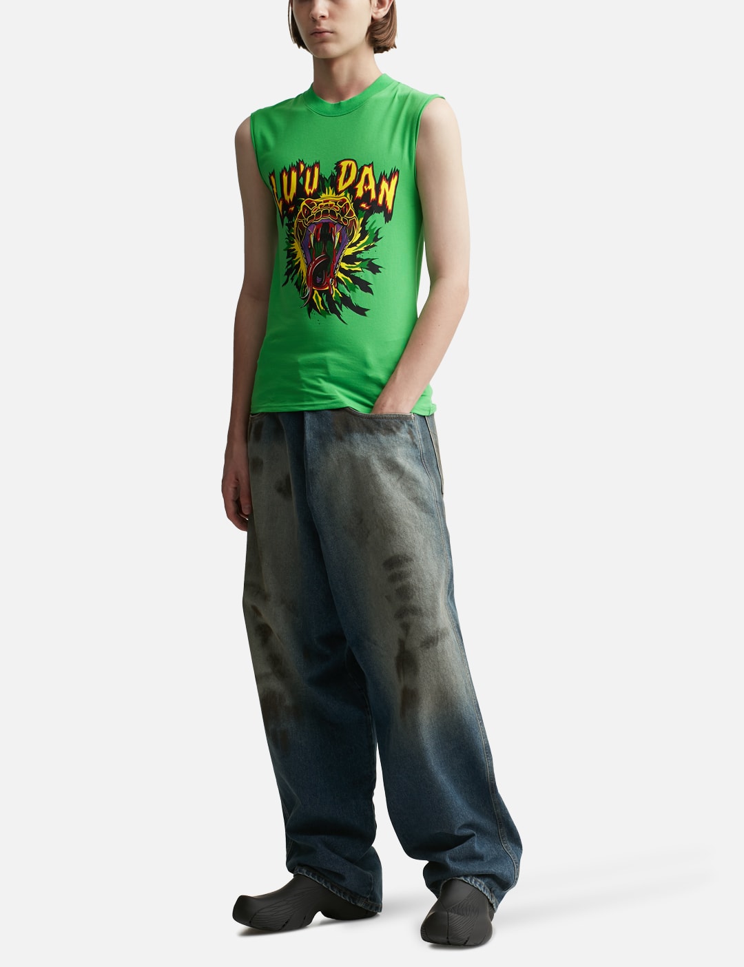 SLEEVELESS TEE view 20