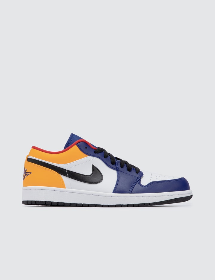 Nike 에어 조던 1 LOW Placeholder Image