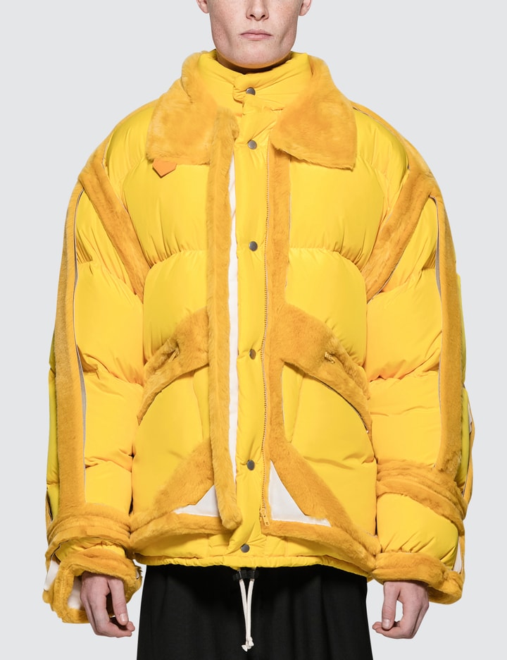옐로우 트림 쇼 퍼퍼 재킷 Placeholder Image