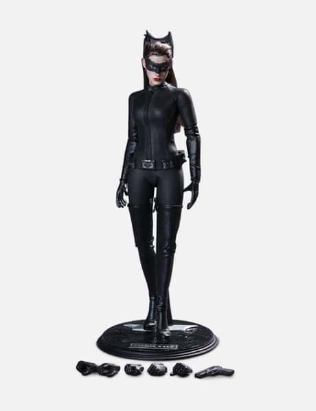 HOT TOYS Selina Kyle Catwoman 1/6th Scale Figure
