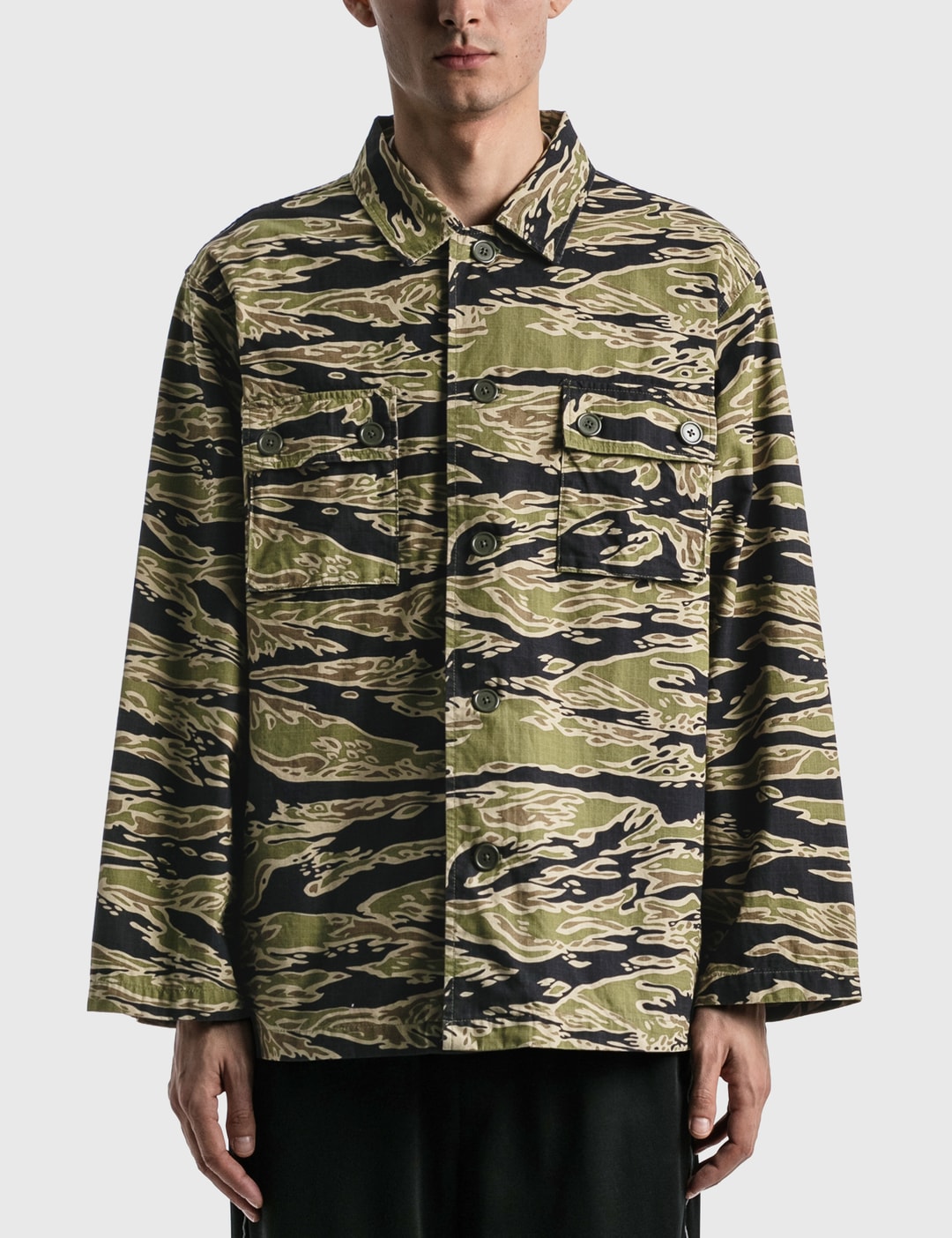 Wacko Maria - Wacko Maria X Tim Lehi Tigercamo Army Shirt ( Type-2 ) | HBX - HYPEBEAST 為您搜羅全球潮流時尚品牌