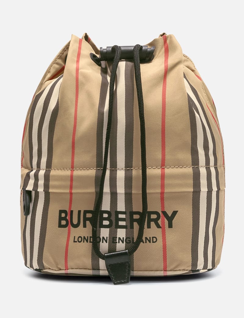버버리 Burberry Icon Stripe Nylon Drawcord Pouch