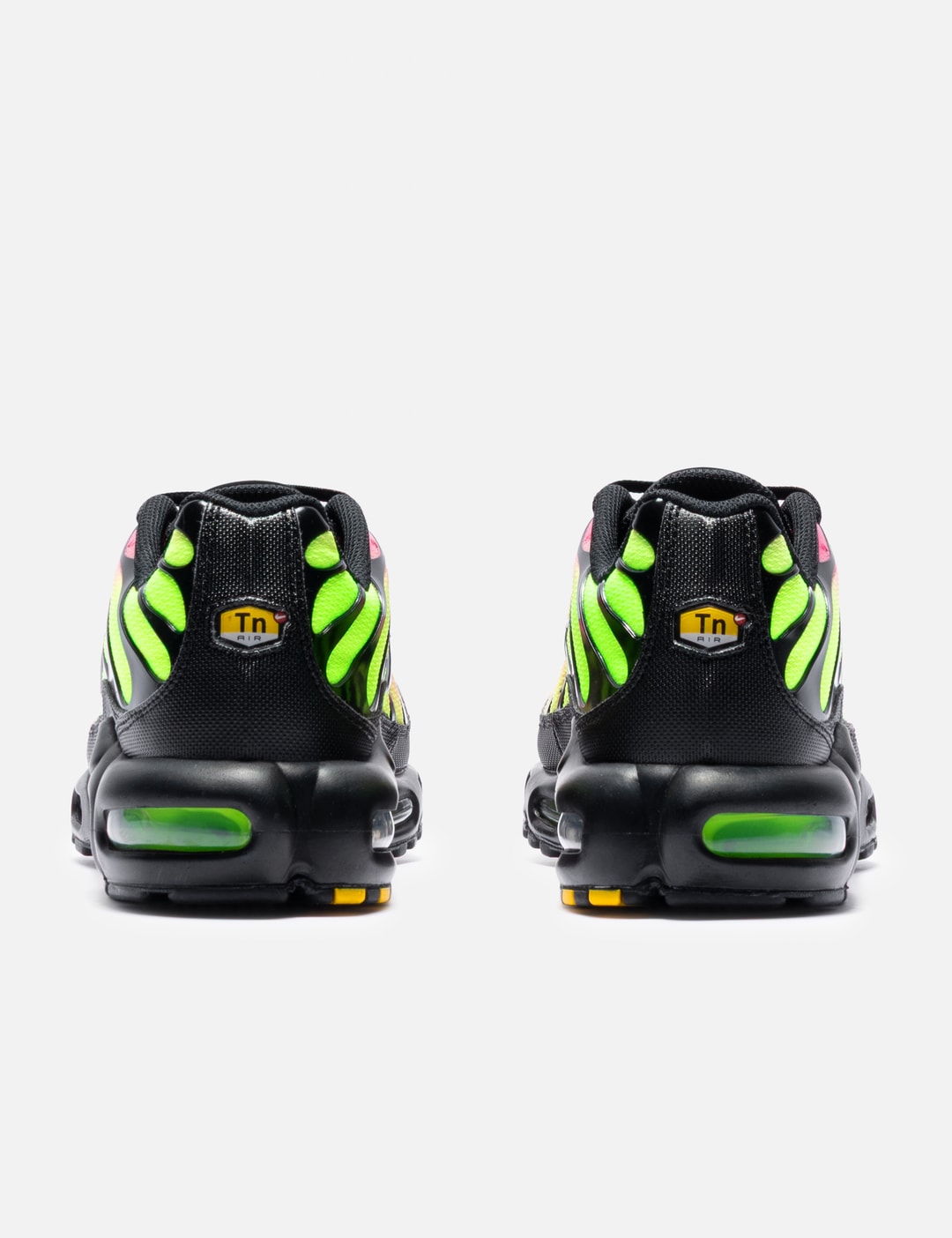 Air Max Plus view 10
