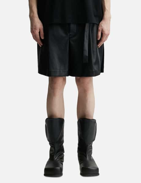 Sacai - フェイク レザー ショーツ | HBX
