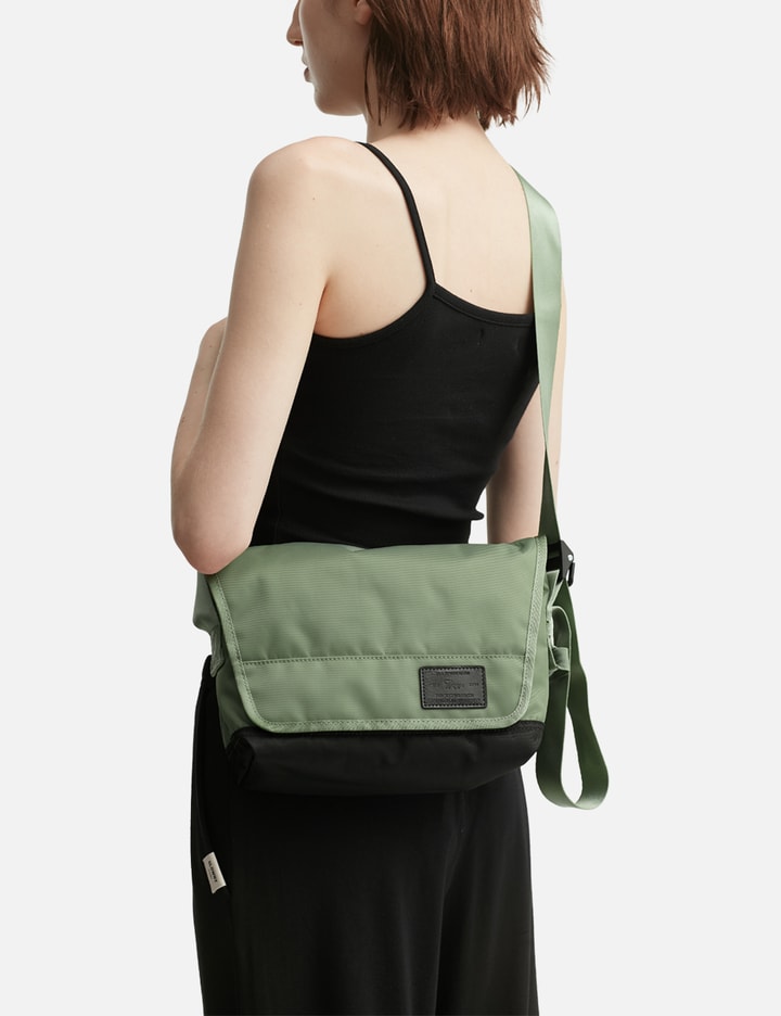 Staple Messenger S Placeholder Image