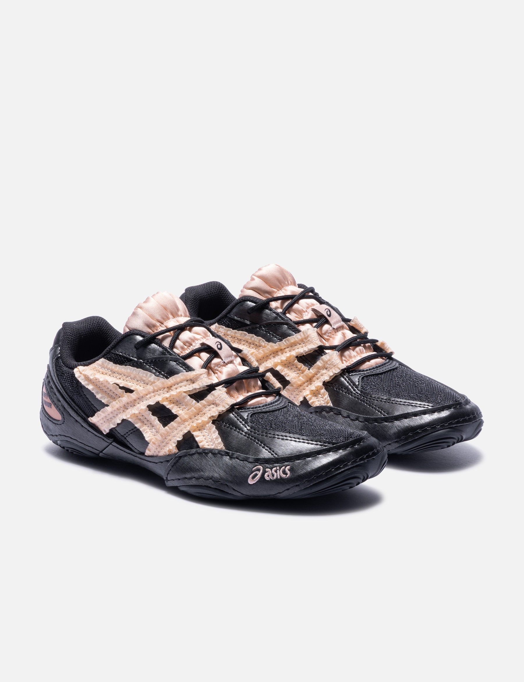 EMPTY BEHAVIOR X Asics HYPERSYNC view 16
