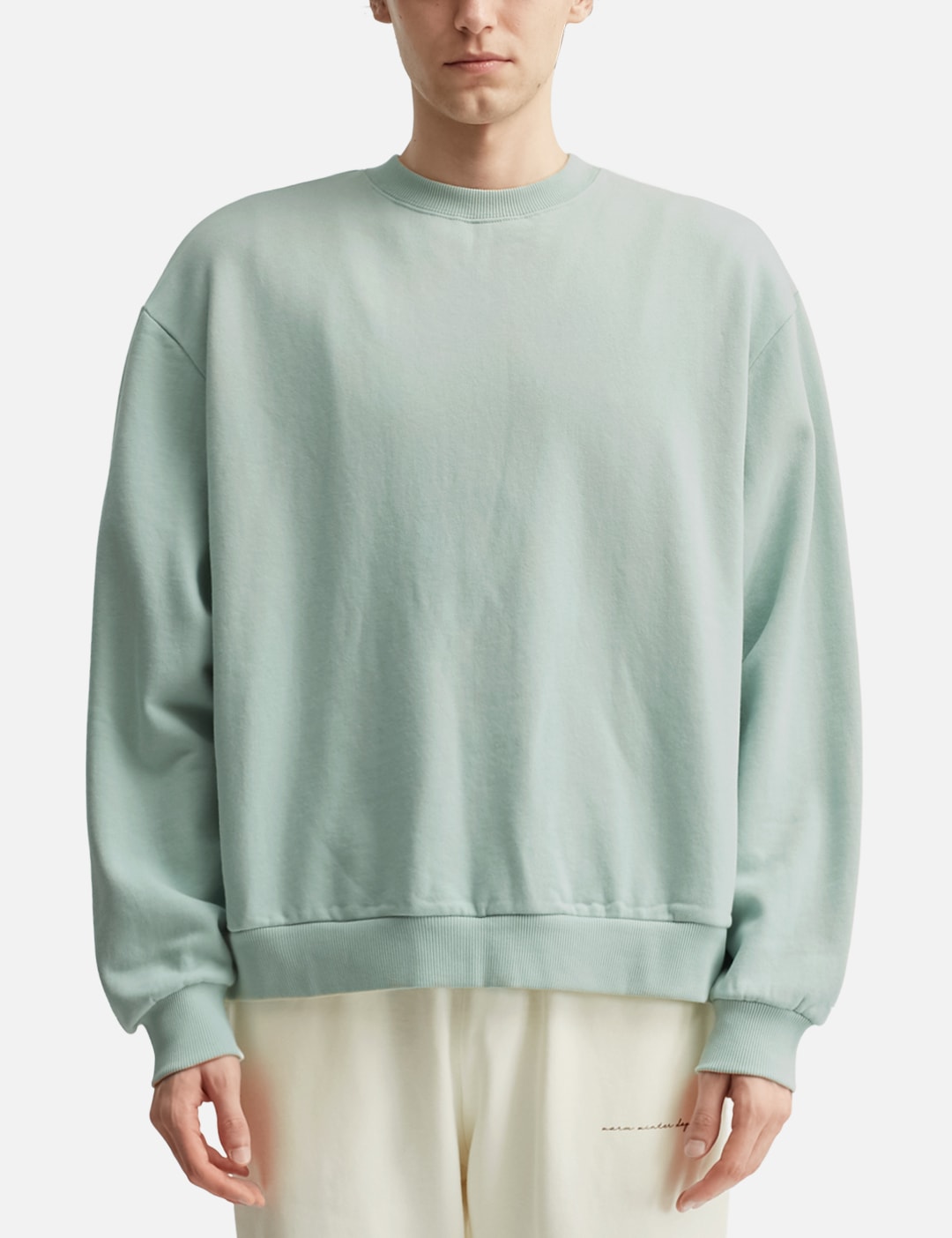 Crewneck view 18