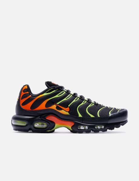 Air Max Plus view 5