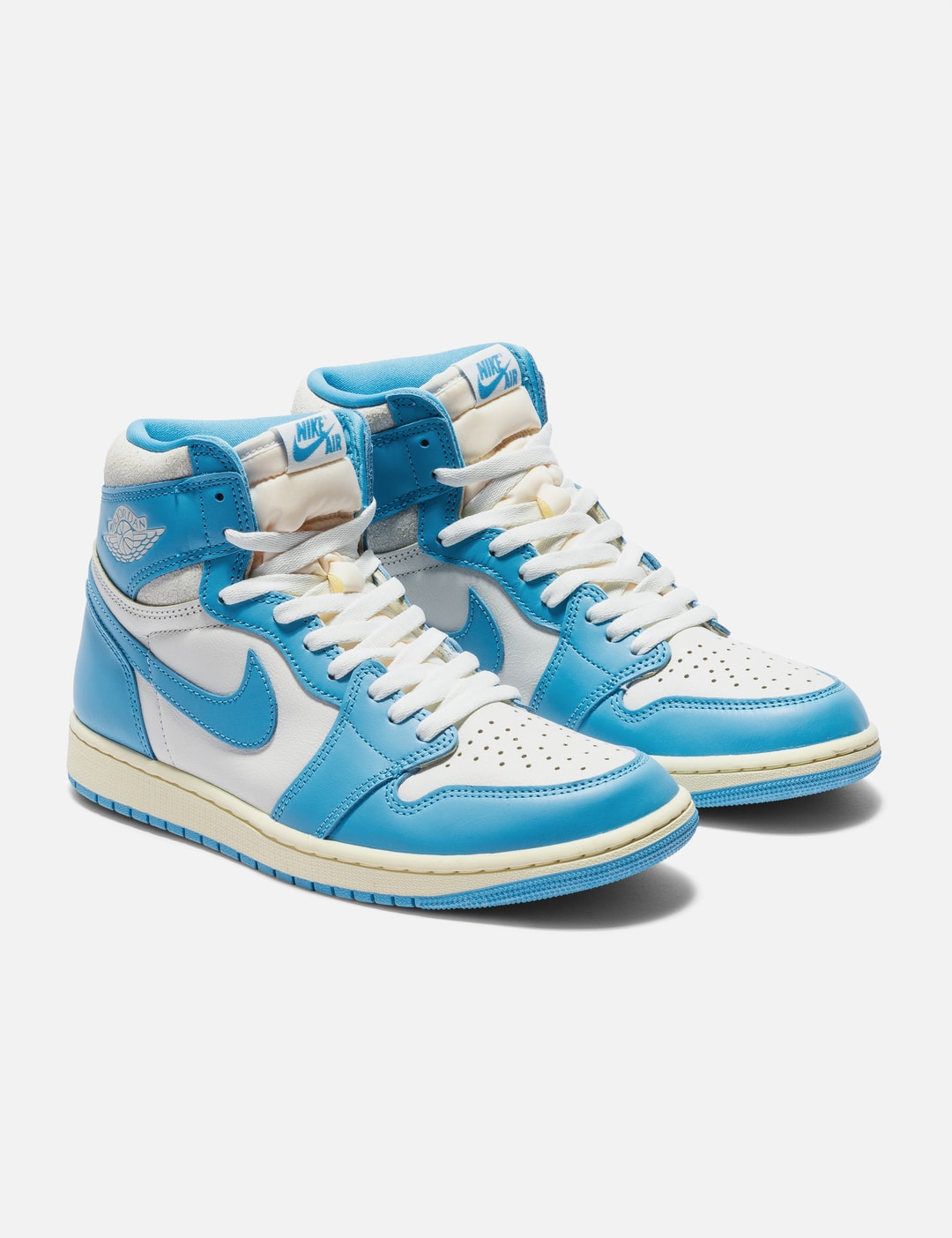Air Jordan 1 Retro High OG "UNC Reimagined" view 12