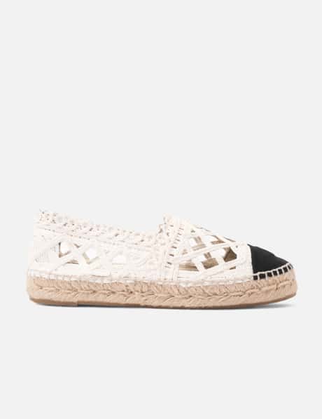 chanel Chanel Woven Fabric Grosgrain CC Espadrilles in White Black