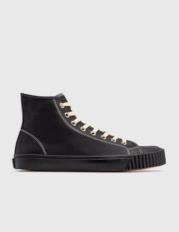Maison Margiela Tabi キャンバス ハイトップ スニーカー Hbx ハイプビースト Hypebeast が厳選したグローバルファッション ライフスタイル Maison Margiela Tabi キャンバス ハイトップ スニーカー Hbx ハイプビースト Hypebeast が厳選したグローバルファッション ライフスタイル