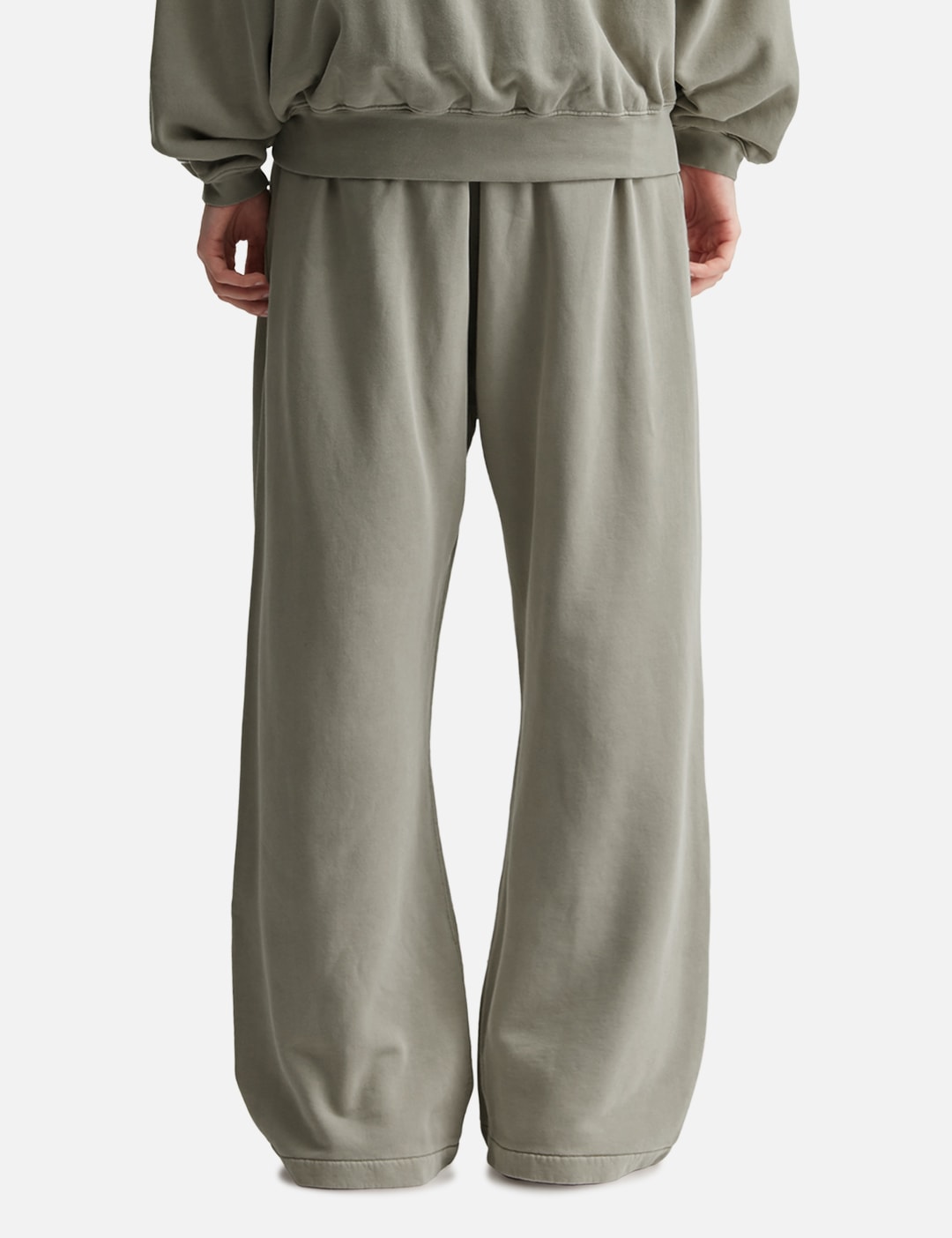 Training Classic Flare Sweatpant view 13