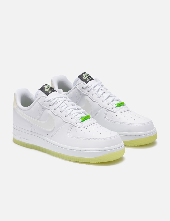 Nike Air Force 1 '07 sneakers in white/green glow