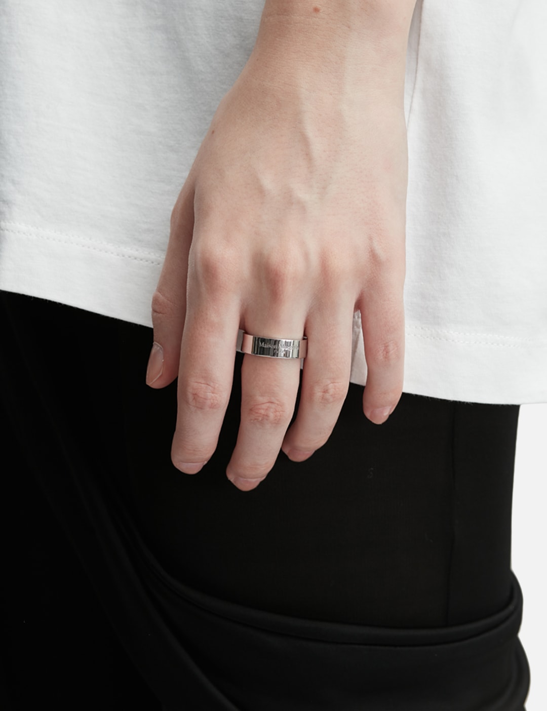 Logo Wide Ring view 9