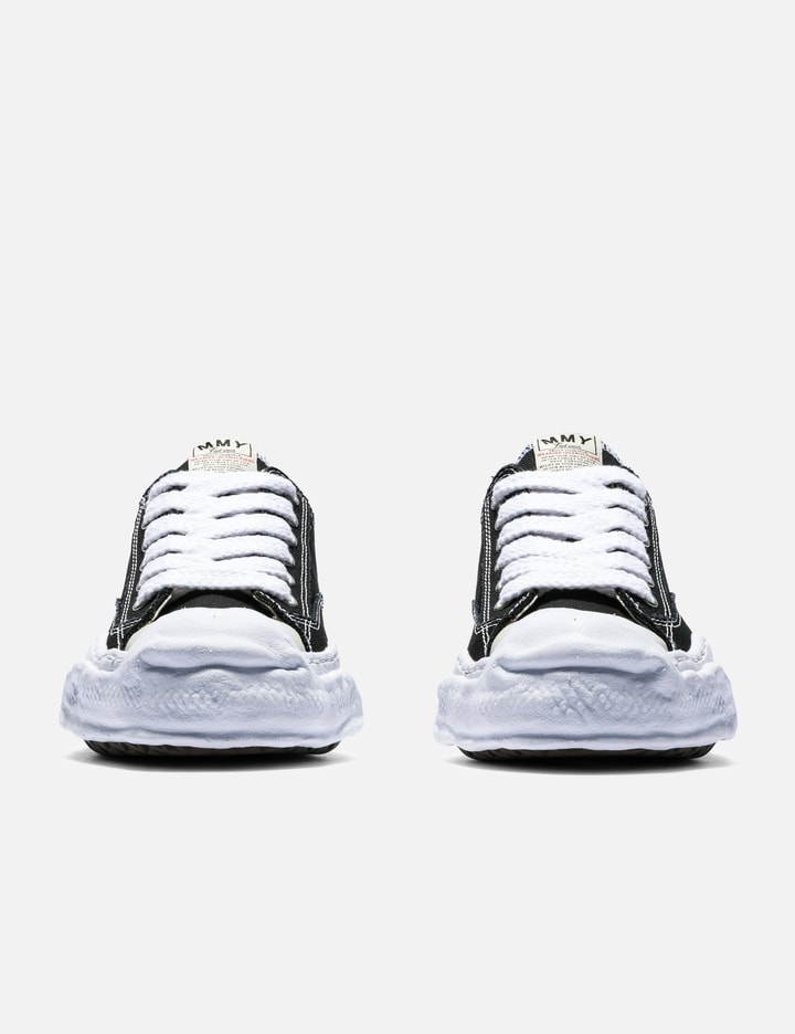 Hank Low-Top Sneakers Placeholder Image