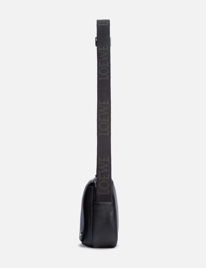 Loewe Xs Pebble Messenger Bag