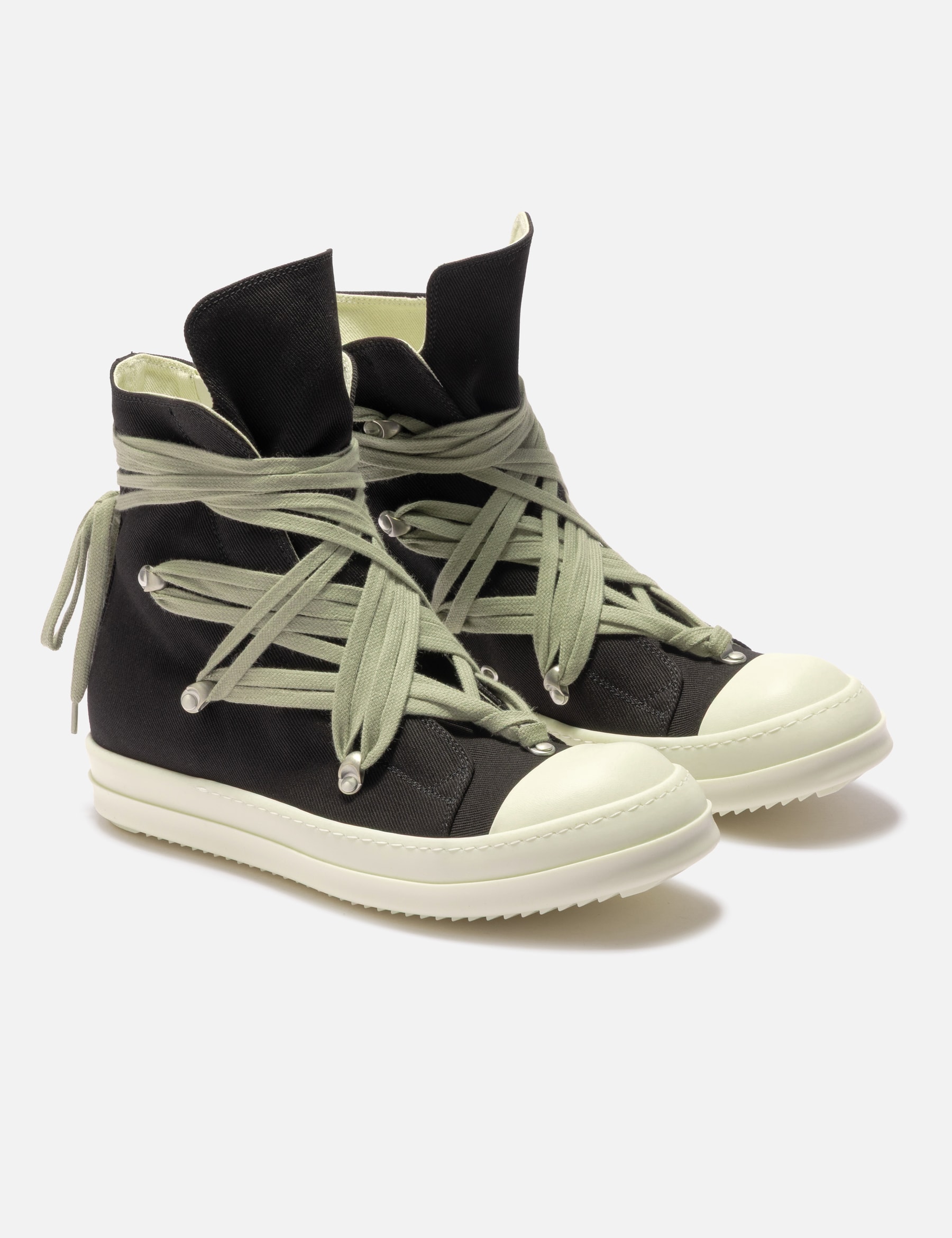 Megalace® Sneaks view 20