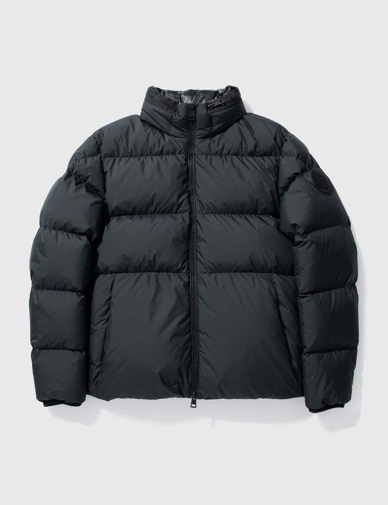 moncler akishima