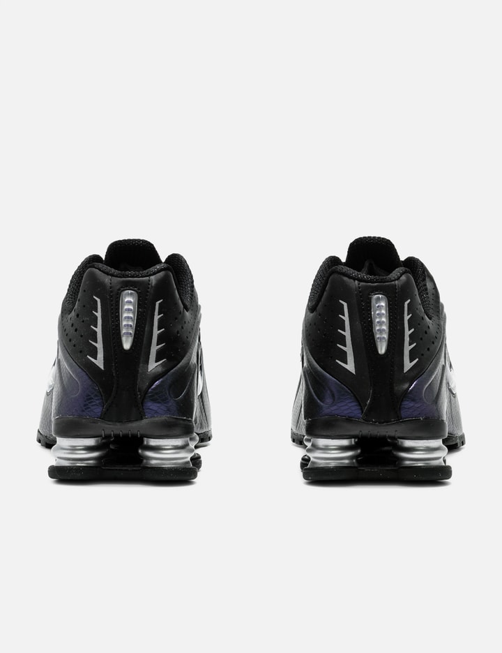 Shox R4 view 3