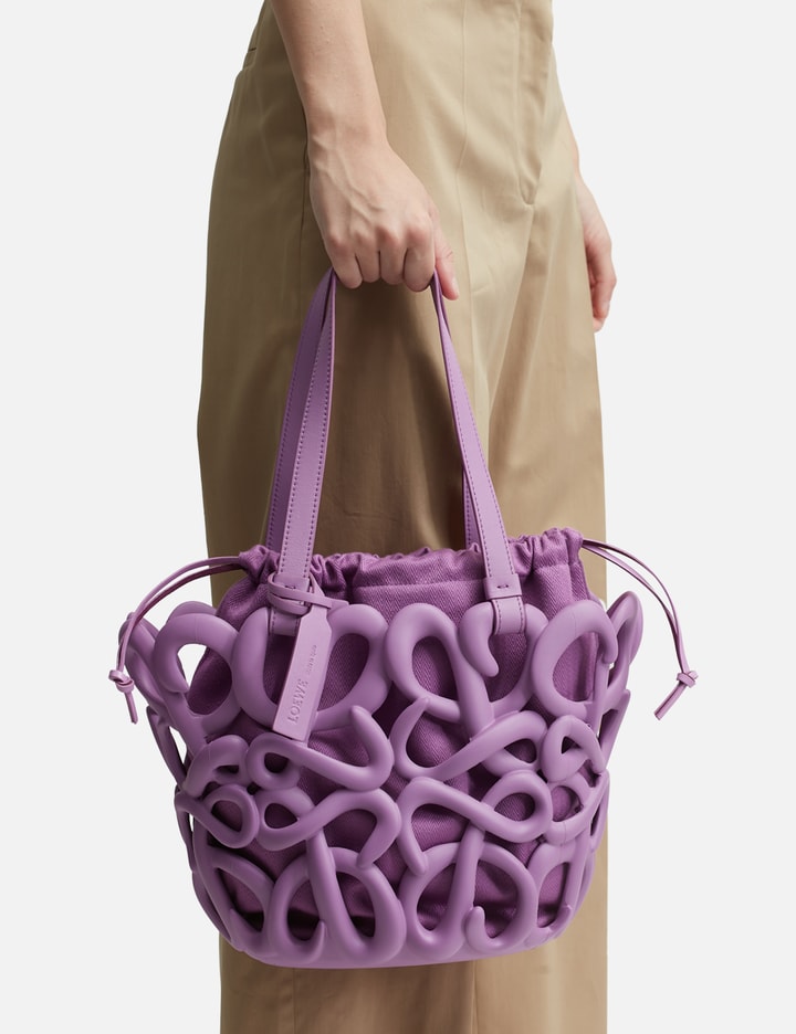 Anagram inflated basket in light foam rubber Rockrose - LOEWE