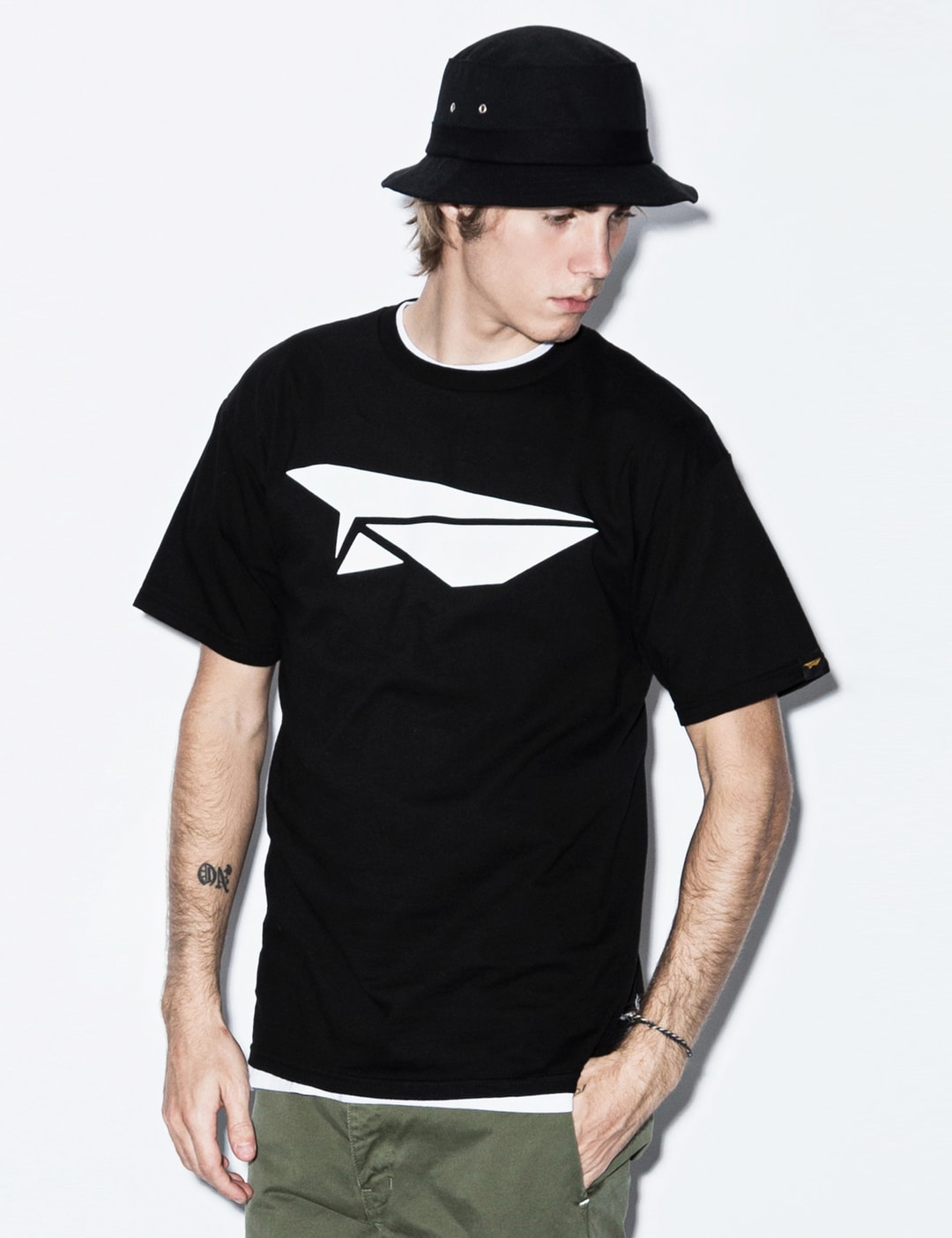 Benny Gold - Black Classic Paper Plane T-Shirt HBX - Globally Curated Fashion and Lifestyle by Hypebeast