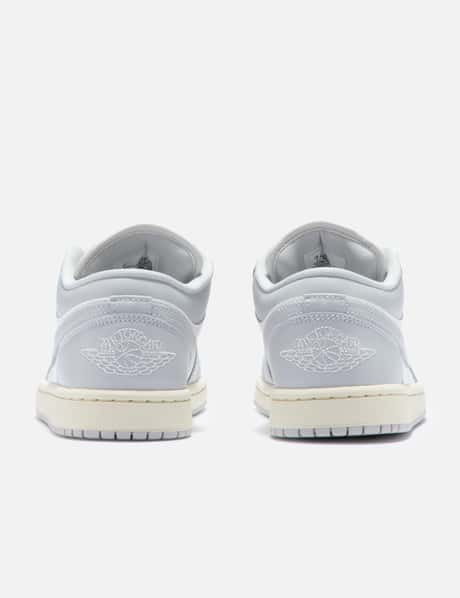 Air Jordan 1 Low view 9
