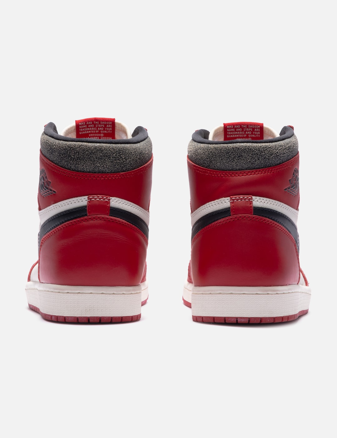 1 Retro High OG Chicago Lost And Found view 10