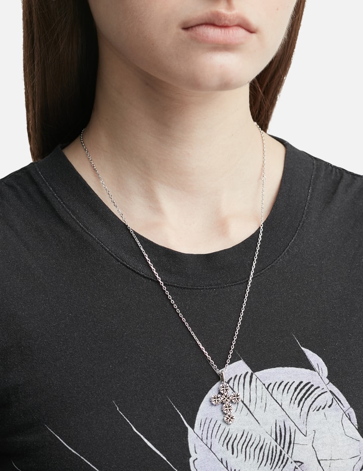 MIDNIGHTFACTORY Maltese-Cross Quadruplets Cross Pendant Necklace