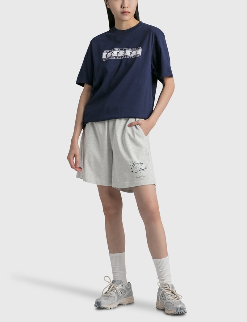 Sporty  Rich サイクリング クラブ Tシャツ HBX  ハイプビースト(Hypebeast)が厳選したグローバルファッションライフスタイル