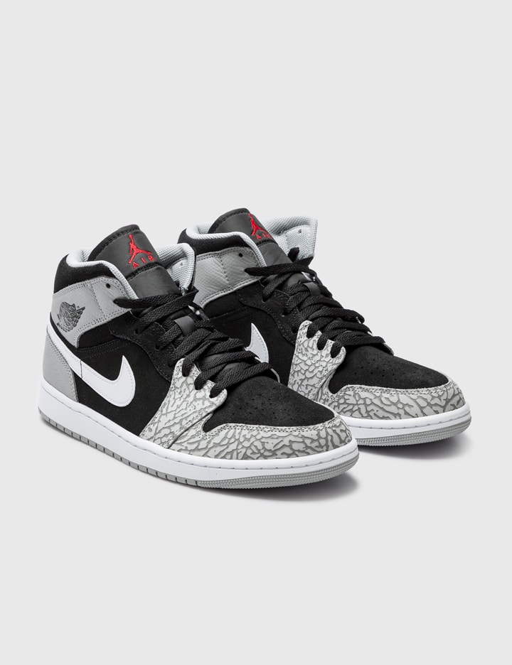 AIR JORDAN 1 MID SE Placeholder Image