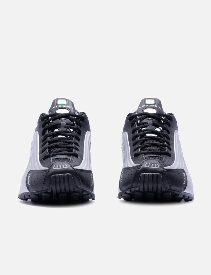 Nike Shox R4 Sneakers In White