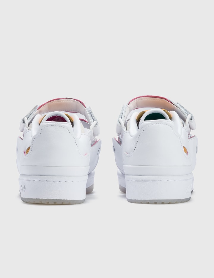 포럼 로우 Placeholder Image
