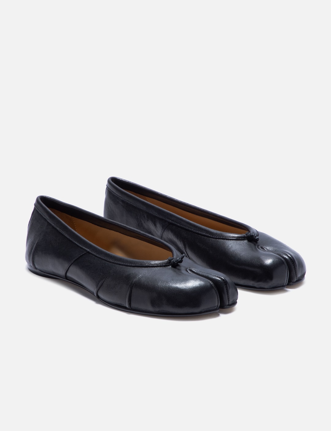 Shoes-1-4-ea690.jpg?fit=max&w= 
