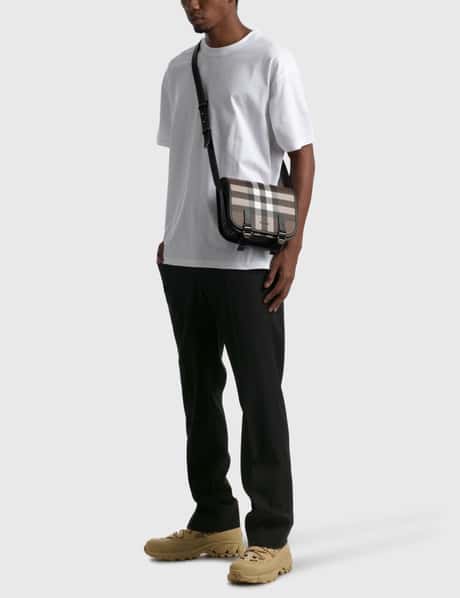 Burberry - チェック Eキャンバス メッセンジャーバッグ | HBX