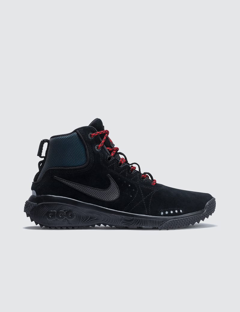 nike acg angels rest on feet