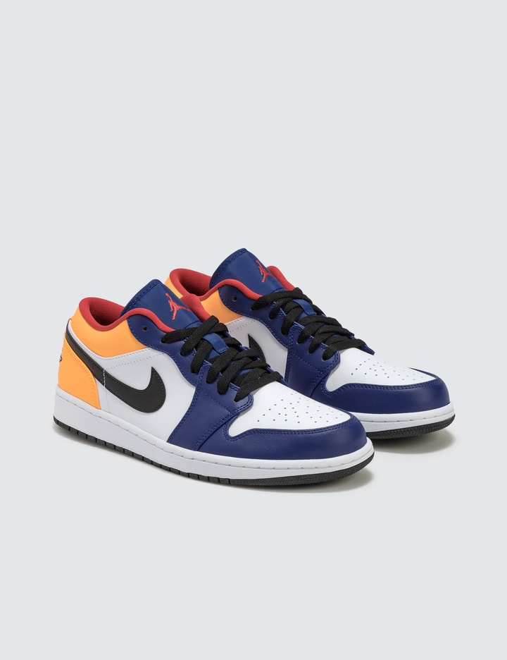 Nike 에어 조던 1 LOW Placeholder Image